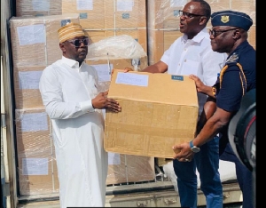 The Chief Director of MoH receiving the  drugs at  the port
