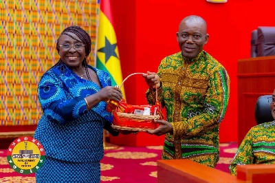 Minister of Tourism, Arts and Culture Abla Dzifa Gomashie (L)