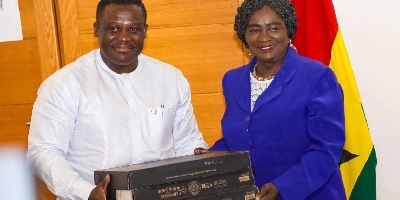 Sam George making a presentation to Veep