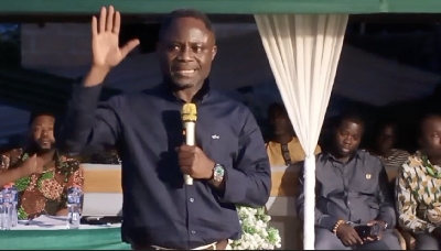 Kwabena Mintah Akandoh addresses an audience in the Central Region