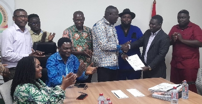 The Medical Laboratory Professionals Workers Union (MELPWU) signing an agreement with government