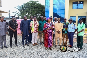 MP and MCE in a group photo with the personnel