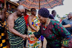 Veep greeting some chiefs durring the tour